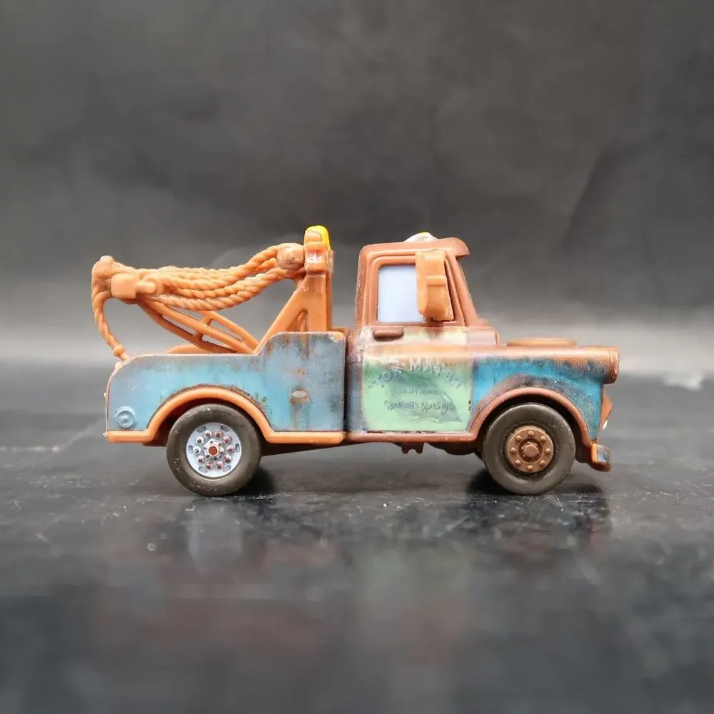 Mattel Disney Cars Tom Mater Vehicle Diecast Car Toy 1:64 Scale V2798